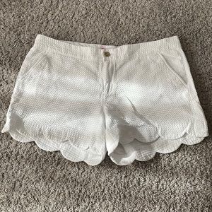 Gently used size 12 white Lilly Pulitzer buttercup shorts.